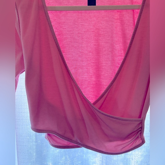 Victoria Secret long sleeve crop wrap top - Size Large - Picture 2 of 4